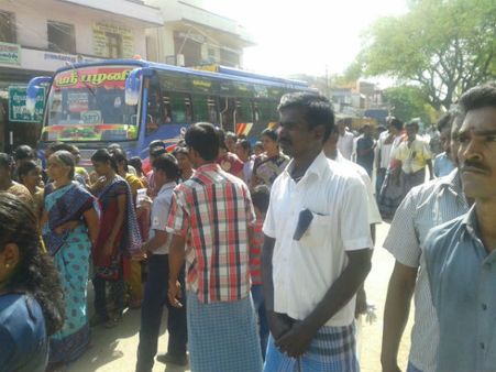 கடைகளை மூடி, பெட்ரோல் போடுவதை நிறுத்தி.. கலாமுக்கு அஞ்சலி செலுத்திய தமிழகம்