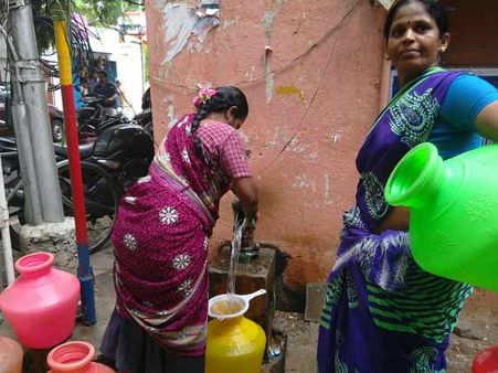 தண்ணீர்... தண்ணீர்... குடிநீர் பஞ்சத்தில் தவிக்கும் சென்னை!