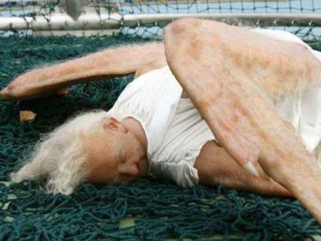 ஓ மை காட்...சொர்க்கத்தில் இருந்து தவறி விழுந்து ஒரு தேவதை செத்துப் போச்சாமே!