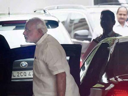 பிரதமர் இல்லத்தை முற்றுகையிட முயன்ற தமிழக விவசாயிகள் கைது