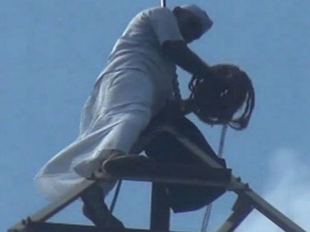 சசிபெருமாள் தூக்குப் போட்டு தற்கொலை செய்ததாக போலீஸ் வழக்கு பதிவு