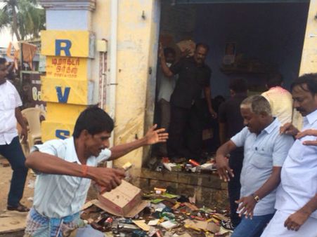 மதுக் கடை சூறை… வைகோ உள்ளிட்ட 52 பேர் மீது வழக்குப்பதிவு..