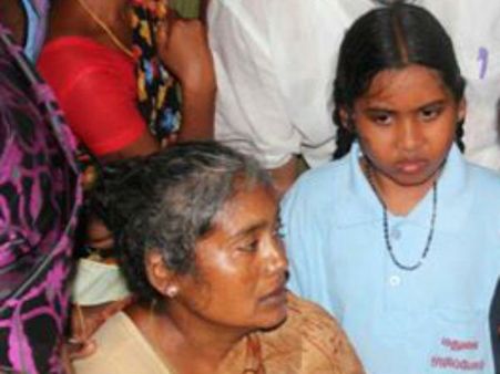 மனசு துடிக்குது... ‘அம்மா’ மனம் இரங்குவாரா... கண்ணீருடன் சசிபெருமாள் மகள்!