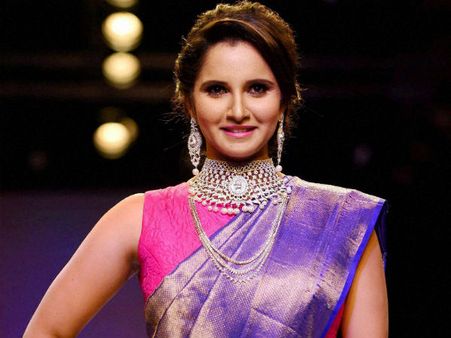 அட அட... லாவண்டர் நிற பட்டுப் புடைவையில் தேவதையாய் ஜொலித்த சானியா மிர்சா!!