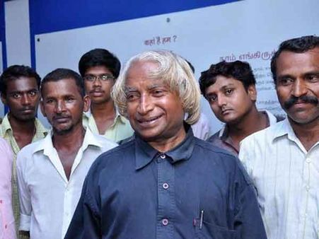 அப்துல் கலாம் சமாதியில் அஞ்சலி செலுத்திய 'உடுமலை' கலாம்!