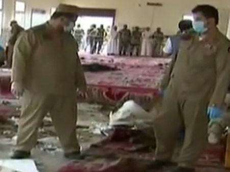 சவுதி அரேபியாவில் மசூதி மீது ஐஎஸ்ஐஎஸ் தற்கொலைப் படைத் தாக்குதல் - 13 பேர் பலி