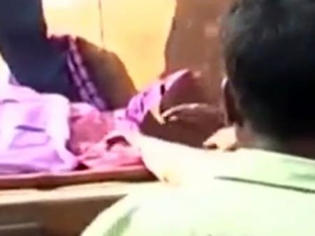 சூனியக்காரர்களோ? ஜார்க்கண்ட்டில் சந்தேகத்தின் பேரில் 5 பெண்கள் அடித்துக் கொலை!!