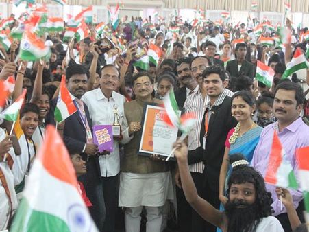 12 நிமிடம் 21 நொடிகளில் 50 திருக்குறள்களை வாசித்து உலக சாதனை...!