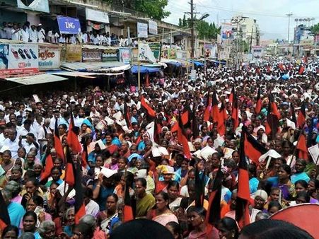 மதுவிலக்கு... அரசுக்கு எதிராக 56 இடங்களில் ஆர்ப்பாட்டம்- கொந்தளித்த திமுகவினர்