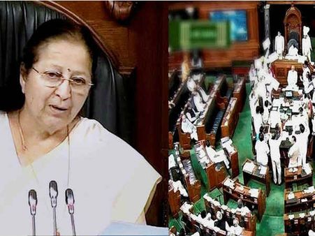 நாடாளுமன்றத்தில் எதிர்கட்சிகள் போராட்டம்.. ஜனநாயகப் படுகொலை என சுமித்ரா மகாஜன் ஆவேசம்