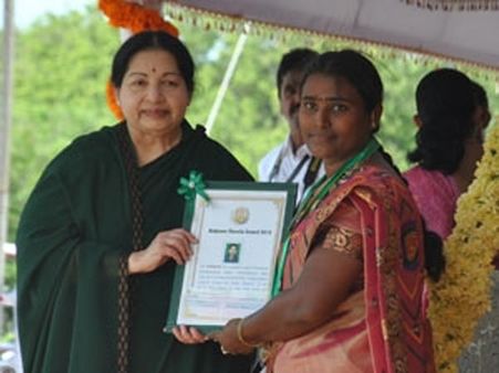 கணவருக்கு உதவியாக களமிறங்கி 'சக்சஸ்' லாரி ஓட்டுநரான ஈரோடு ஜோதிமணிக்கு கல்பனா சாவ்லா விருது