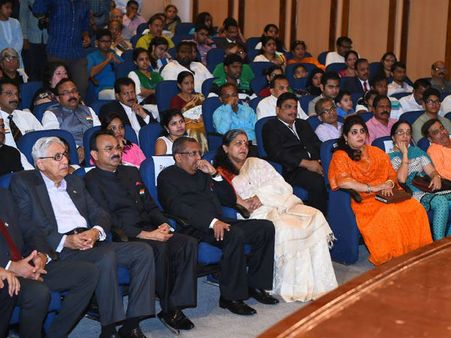 அபுதாபியில் இந்திய சுதந்திர தினம் உற்சாக கொண்டாட்டம்