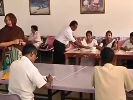 ரத்த பூமி என்றாலும் அச்சமில்லை.. இலங்கை நாடாளுமன்ற தேர்தலில் 556 பெண்கள் போட்டி!