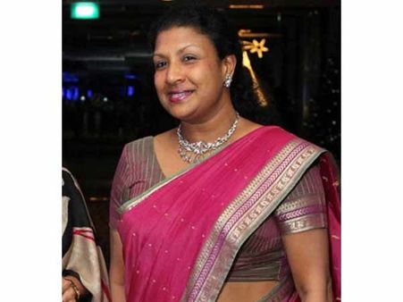 ராஜபக்சே தங்கச்சி தோத்துப் போயிட்டாங்களாமே... சொந்த ஊரில் போட்டியிட்டவர்!