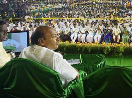 ரஜினி சொன்னதையே நானும் சொல்கிறேன்... ஜெ. மீண்டும் வந்தால் தமிழகத்தைக் காப்பாற்ற முடியாது- ராமதாஸ்