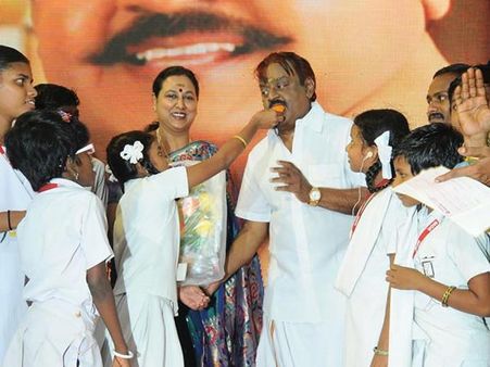 ஸ்மார்ட் போனில் விஜயகாந்த்… கேப்டன் ஆப்ஸ் தொடக்கம்