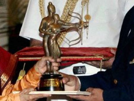 5 பேருக்கு 