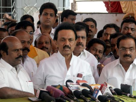 சிவாஜி சிலையை என்ன செய்யப்போகிறார்கள்? கேட்கிறார் ஸ்டாலின்