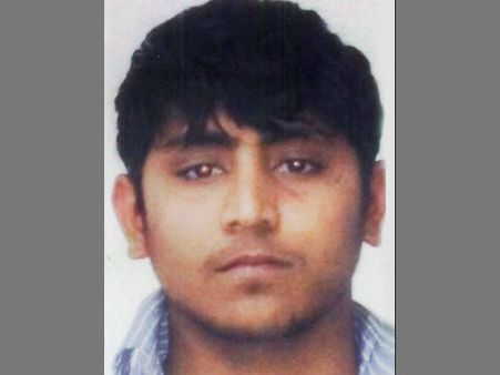 நிர்பயாவை சீரழித்த பாவிகளில் ஒருவர் பாதுகாப்புக்காக வேறு சிறைக்கு மாற்றம்