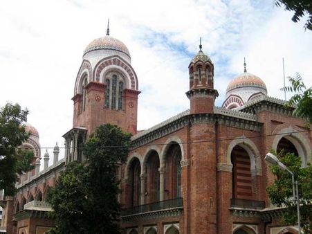 பேரா. ராமு மணிவண்ணனுக்கு ஆதரவாக போராட்டம்- அரசியல் துறை வகுப்புகளையே ரத்து செய்தது சென்னை பல்கலை.!