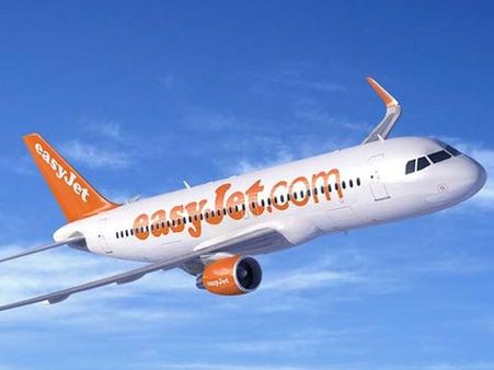 ஷாம்பெயின் பாட்டில் மூடியால் வந்த குழப்பம்... அவசரமாக தரையிறக்கப்பட்ட லண்டன் விமானம்