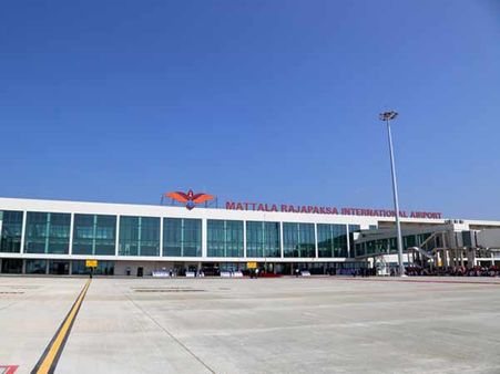 ராஜபக்சே கட்டிய விமான நிலையத்தில் அரிசியைக் கொட்டி வைக்க உத்தரவு!