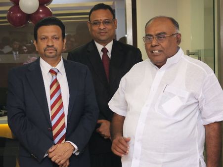 ஹஜ் பயணிகளுக்குச் சலுகை செய்யும் இண்டஸ் இந்த் வங்கி!- ஹஜ் கமிட்டி துணைத் தலைவர்