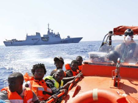 மலேசியக் கடலில் அகதிகள் படகு கவிழ்ந்து 14 பேர் பரிதாப பலி- மீட்புப் பணிகள் தீவிரம்