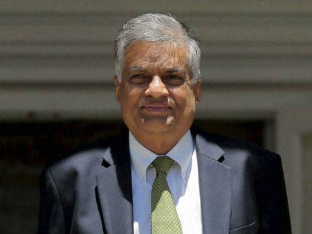இலங்கை: ரணில் தலைமையிலான அரசின் 42 அமைச்சர்கள் இன்று பதவியேற்பு- 7 பேர் தமிழர்கள்!