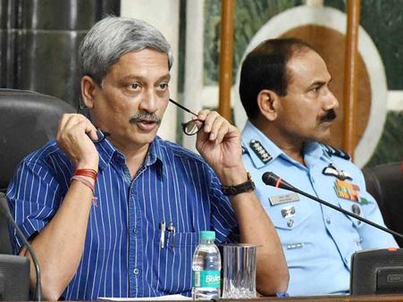 ஒரே பதவி...ஒரே ஓய்வூதியத் திட்டத்தை மத்திய அரசு அமல்படுத்தும்: அமைச்சர் மனோகர் பாரிக்கர் அறிவிப்பு