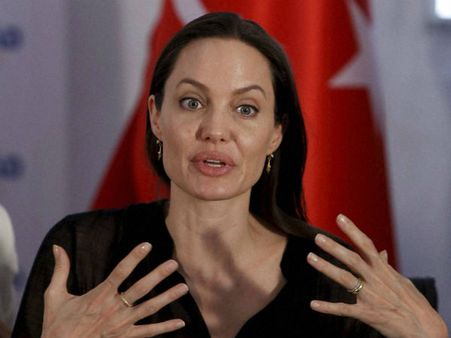 பச்சக்குழந்தையை எல்லாம் சீரழித்து ரூ.2,000க்கு விற்பனை செய்யும் ஐஎஸ்: கொந்தளித்த நடிகை ஏஞ்சலினா