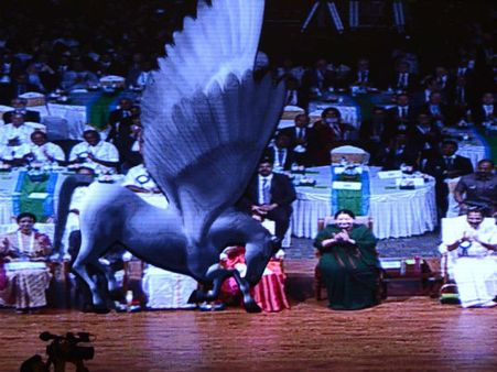 குதிரை ஏறி மேலே பறக்கும் தமிழகம்...!