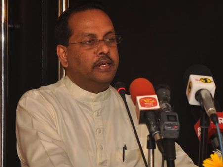 தமிழக மீனவர்களை மட்டும் விடுவிப்போம்-படகுகளை விடுவிக்க முடியாது: இலங்கை புதிய அமைச்சர் கொக்கரிப்பு!