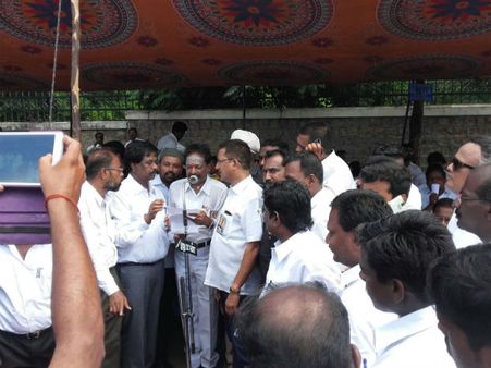 நீதிபதிகளுக்கு எதிராக மதுரை வழக்கறிஞர்கள் ஊழல் ஒழிப்புப் பேரணி