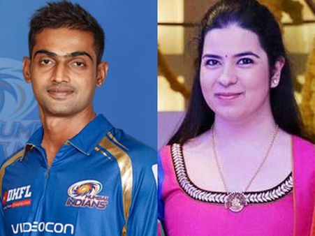 சரத்குமார் - ராதிகா மகளுக்கு திருமண நிச்சயதார்த்தம் - கிரிக்கெட் வீரர் அபிமன்யு மிதுனை மணக்கிறார்