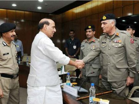 இந்தியப் படைகள் முதலில் தாக்குதலைத் தொடங்காது... பாகிஸ்தானிடம் ராஜ்நாத்சிங் உறுதி