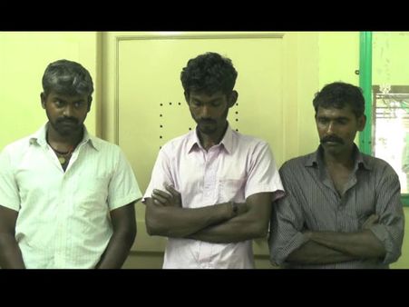 செங்கோட்டை அருகே 7 நாட்டு வெடிகுண்டுகள் பறிமுதல்... கைதான 3 பேரிடம் தீவிர விசாரணை