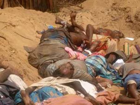 ரத்தம் சொட்டச் சொட்ட விழுந்த உடல்கள்... கதறிய நெஞ்சங்கள்... இலங்கையில் 'நீதியைத் தேடி'