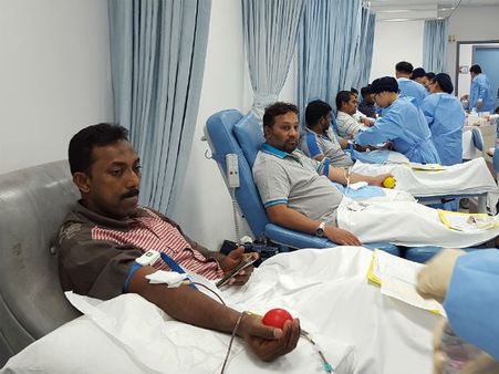 ரியாத்தில் ஹஜ் பயணிகளுக்காக நடந்த மாபெரும் ரத்ததான முகாம்