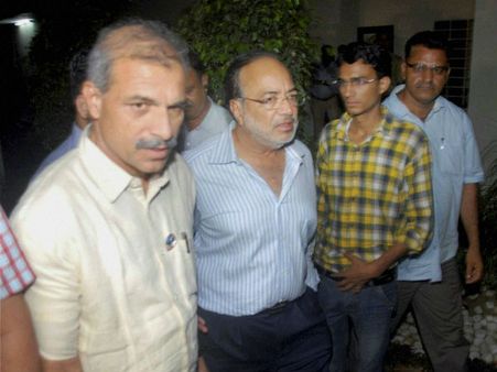 நிலக்கரி சுரங்கத்தை திறக்க ரூ.2.55 கோடி லஞ்சம் - ஐ.ஏ.எஸ் அதிகாரி உட்பட மூவர் ”சஸ்பெண்ட்”!