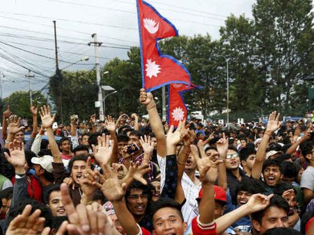 உலகின் ஒரே 'இந்து' நாடான நேபாளத்தில் 'மதச்சார்பற்ற' புதிய அரசியல் சாசனம் அமலுக்கு வந்தது!!