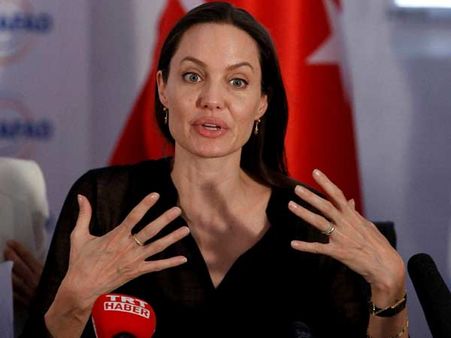 சிரியாவைச் சேர்ந்த குழந்தையை தத்தெடுக்கும் ஹாலிவுட் நடிகை ஏஞ்சலினா ஜூலி