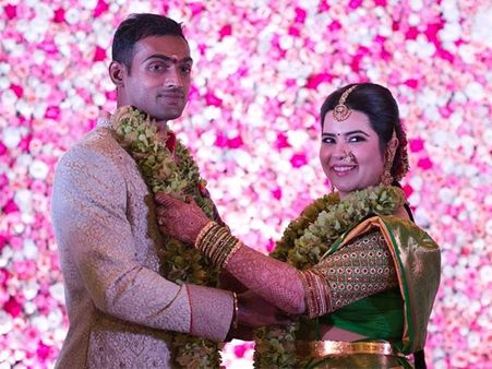 சரத்குமார் - ராதிகா மகள் நிச்சயதார்த்தம்.. ஜெயலலிதா வாழ்த்து!