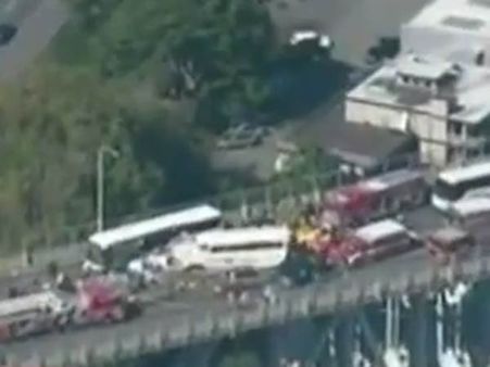 அமெரிக்காவில் பேருந்துகள் மோதி கோர விபத்து - 4 மாணவர்கள் பலி; 51 பேர் படுகாயம்