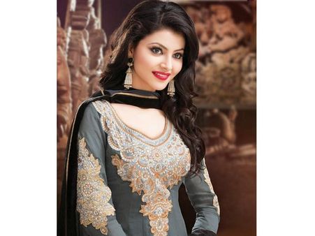 நேரடியாக “மிஸ் யுனிவர்ஸ்” போட்டியில் நுழையும் அழகுப் புயல் ஊர்வசி ரவ்டேலா - கடுமையான போட்டி உறுதி