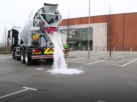 மழைநீரை அப்படியே ‘குடிக்கும்’ பிளாஸ்டிக் சாலைகள்... நிலத்தடி நீரை அதிகரிக்கும்!