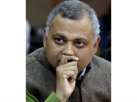 மாலை 6 மணிக்குள் சரண்டராக வேண்டும்.. சோம்நாத் பாரதிக்கு சுப்ரீம் கோர்ட் உத்தரவு