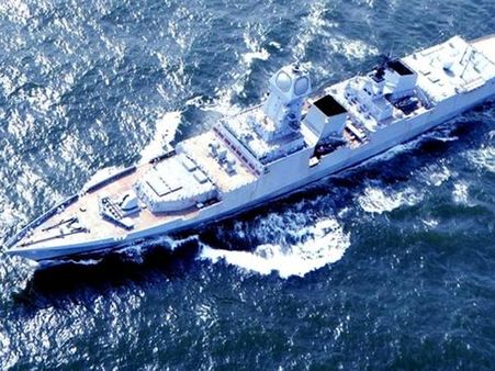 உள்நாட்டு தயாரிப்பு போர்க்கப்பலான “ஐ.என்.எஸ்.கொச்சி” - இந்திய கடற்படையில் இணைக்கப்பட்டது