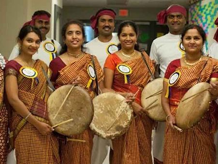 தாண்டவக்கோனே... பறை இசைத்து தமிழ் வளர்க்கும் அமெரிக்கத் தமிழர்கள்!