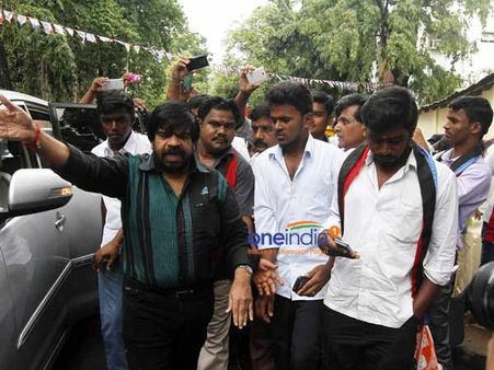 இதோ டி.ராஜேந்தரும் புறப்பட்டுவிட்டார்.... நவம்பரில் தமிழகம் முழுவதும் சூறாவளி சுற்றுப்பயணம்...